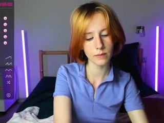 Webcam Belle - arielenergy cam babe with small tits wants dirty live sex