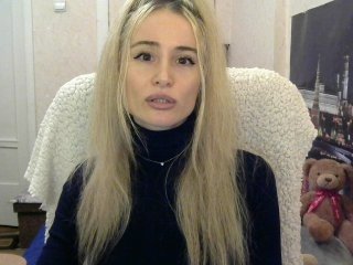 Webcam Belle - xyliganka777 russian cam girl fingers her hot shaved pussy online
