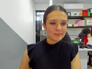 Webcam Belle - mollytiff_cd spanish cam babe accepts hot cum inside her pussy