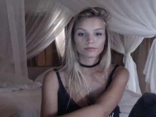 Webcam Belle - killer__tits enjoy your beautiful big boobs online