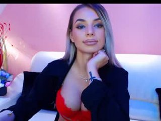 Webcam Belle - raysaa cam girl showing big tits and big ass