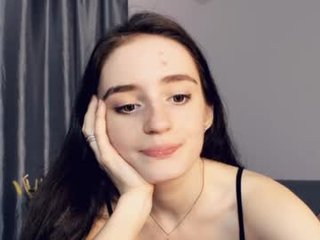Webcam Belle - lisawoo cam girl gets her ass hard fucked by her partner
