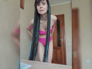 Webcam Belle - hellenalonenochka russian cam girl fingers her hot shaved pussy online