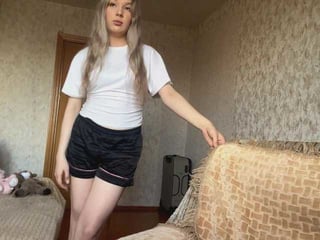 Webcam Belle - tessaofferman depraved brunette cam girl presents her pussy sodomized
