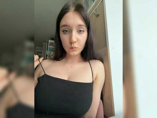Webcam Belle - sadako-miaa cam girl loves her sweet pussy penetrated hard