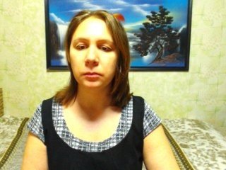Webcam Belle - adorableberry european cam babe offers her hairy pussy for live sex experiments