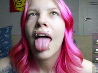 Webcam Belle - sodom-and-gomorrah blonde cam babe in the chatroom offers her holes for banging