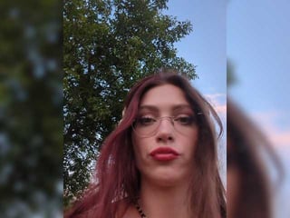 Webcam Belle - marseline32 brunette white cam babe wants her pussy stretched