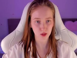 Webcam Belle - _secretelly_ cam babe with big tits loves sensulal kiss