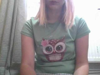 Webcam Belle - irenne18 european cam babe rubs her smooth pussy till she cums