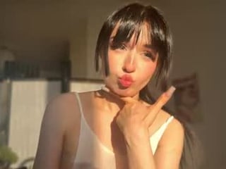 Webcam Belle - secrettapee asian cam girl shows perfect ass