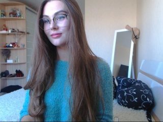 Webcam Belle - -jesuswife- small tits cam girl loves rubs her shaved piss-hole on camera