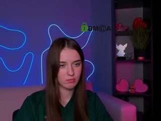 Webcam Belle - rosalie_liu depraved brunette cam girl presents her pussy sodomized