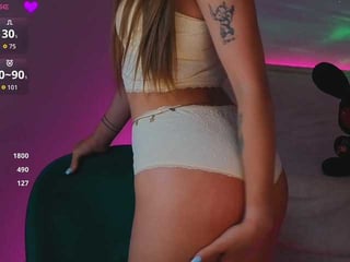 Webcam Belle - maybebabetv cam girl gets her deep anal kinky experience