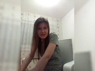 Webcam Belle - p-a-n-i-k-a european cam babe offers her hairy pussy for live sex experiments