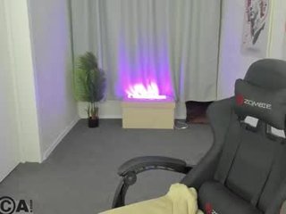 Webcam Belle - lina_reeds nude cam bitch enjoys hard live sex on camera