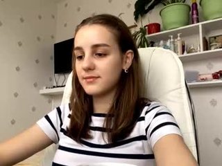 Webcam Belle - fionapiccard big tits nude cam babe enjoys hard fucking