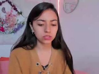 Webcam Belle - cannelle_garces1 italian cam babe with small tits doesn't mind to get a fuck online