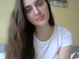 Webcam Belle - my_name_is_kira cam girl opens her legs and masturbate her hairy pussy online