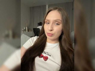 Webcam Belle - partynextnext brunette cam babe loves getting her cunt banged online