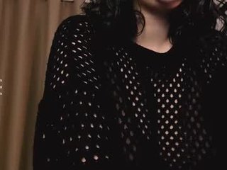 Webcam Belle - adellene cam girl with big tits enjoys getting her wet pussy fucked