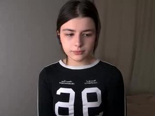 Webcam Belle - pyro_flerrr cam babe with small tits wants dirty live sex