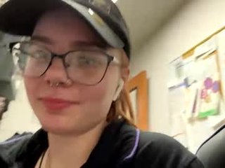 Webcam Belle - yourfavoriteshorty 