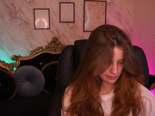 Webcam Belle - cuteefoxy cam girl loves her sweet pussy penetrated hard