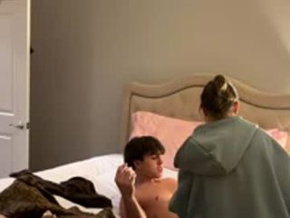 Webcam Belle - itsleoblaze teen cam babe wants to be fucked online as hard as possible