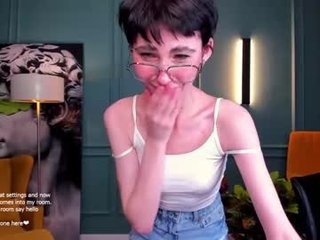 Webcam Belle - helenblash cam babe with small tits wants dirty live sex