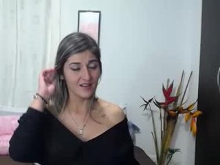 Webcam Belle - alice_shy29_ cam girl with big tits gets her tight pussy stretched out hard