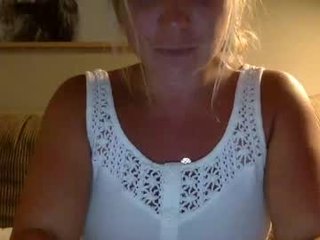 Webcam Belle - blondieslutt outstanding babe enjoys rough anal live sex