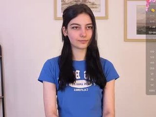 Webcam Belle - grace_bisho depraved brunette cam girl presents her pussy sodomized