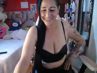 Webcam Belle - sammy-candy spanish cam babe rubs her hairy pussy nice on camera
