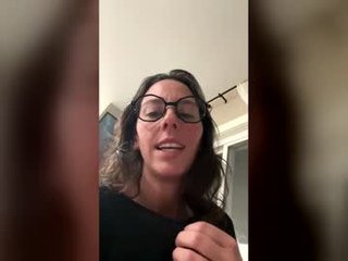 Webcam Belle - tootsiefoote001 english cam girl show his beauty legs online