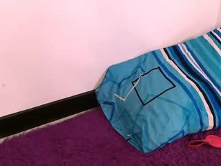 Webcam Belle - aoi_dandelion cam girl get her pussy humped