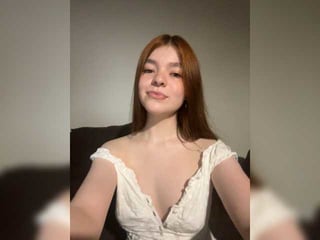 Webcam Belle - danawhitea teen european cam chick in a wonderful and sensual live sex action
