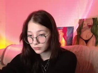 Webcam Belle - kitty180 teen cam babe wants to be fucked online as hard as possible