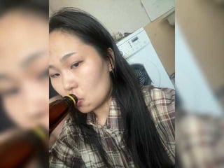 Webcam Belle - lovalo696 asian brunette cam girl shows her pussy on camera