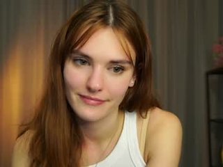 Webcam Belle - bonniebanbury this ginger teen loves spending time in the adult chatroom