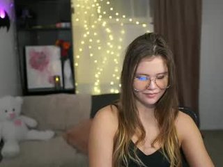 Webcam Belle - alaina__fox cam girl gets her ass hard fucked by her partner