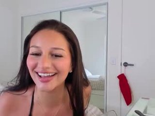 Webcam Belle - sexisienna cam girl will surprise you with her huge gaping asshole