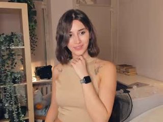 Webcam Belle - rush_of_feelings elegant cam girl in a revealing bra online