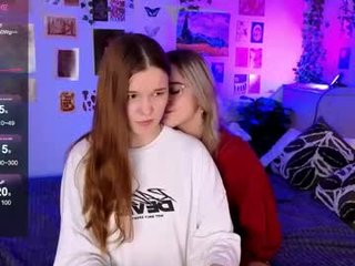 Webcam Belle - amber_rogerss big tits nude cam babe enjoys hard fucking