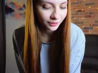 Webcam Belle - sugarmoan cam babe with small tits offer their holes for dirty live sex