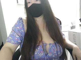 Webcam Belle - lyana asian brunette cam girl shows her pussy on camera