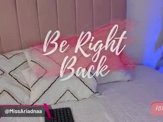 Webcam Belle - missariadnaa cam babe with small tits wants dirty live sex