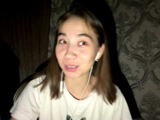 Webcam Belle - claudiachouinard european cam babe rubs her smooth pussy till she cums