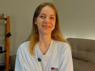 Webcam Belle - edacure teen cam babe wants to be fucked online as hard as possible