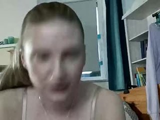 Webcam Belle - lia06_ cam girl showing big fake tits, fetish and rough sex